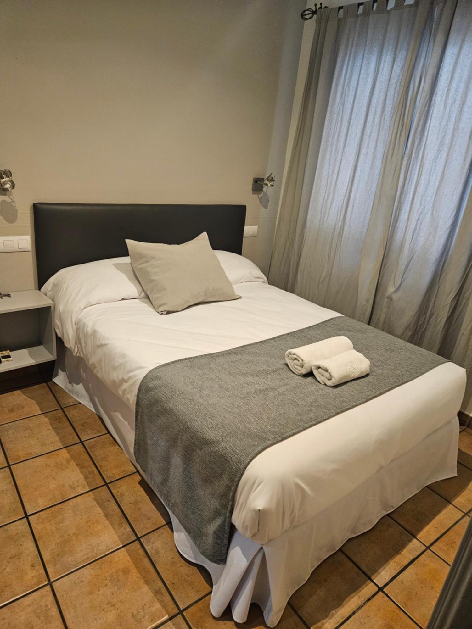 Hostal La Campana Толедо Экстерьер фото