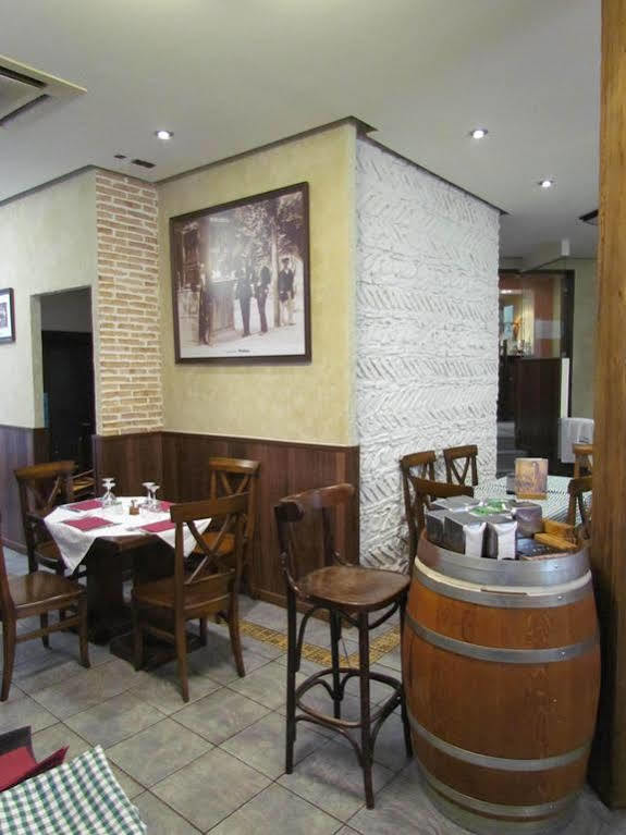 Hostal La Campana Толедо Экстерьер фото